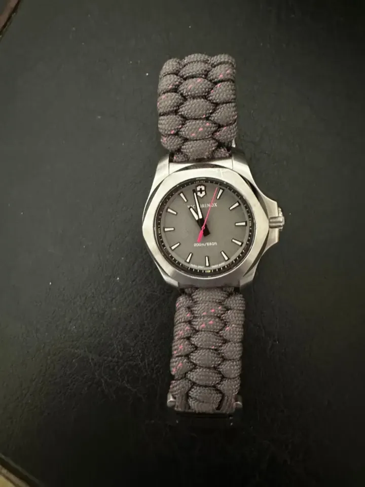 Montre Victorinox Swiss Army avec Bracelet en Paracorde
