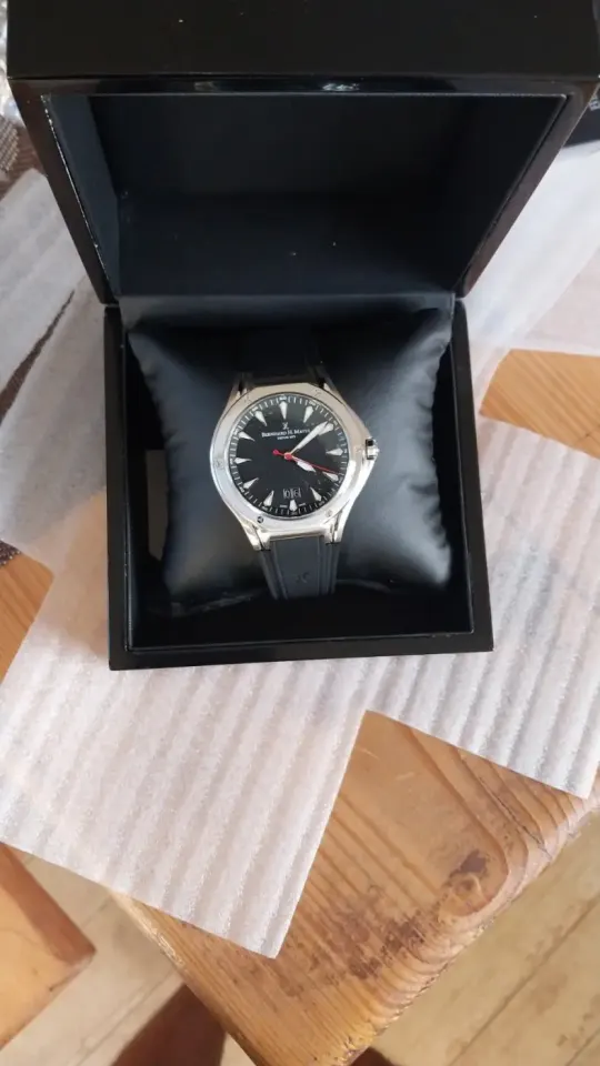 Elegant Men's Watch with Black Dial