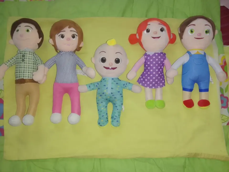 Set poupee peluche Cocomelon taille XXL
