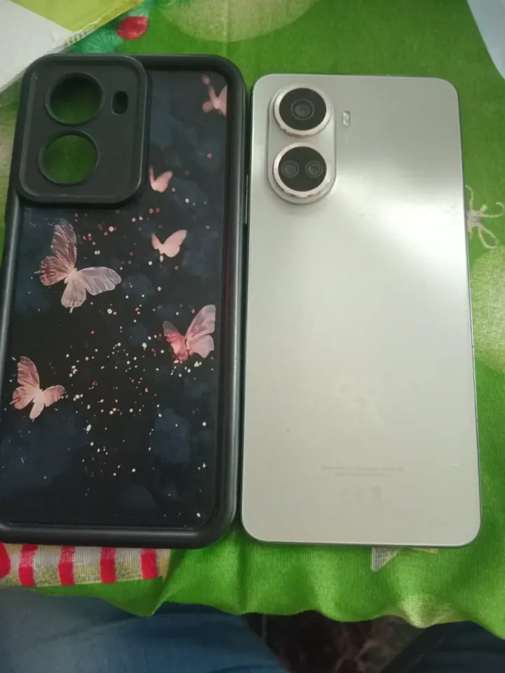 Téléphone Huawei Nova 10 SE 256 Go avec 3 coques et son câble