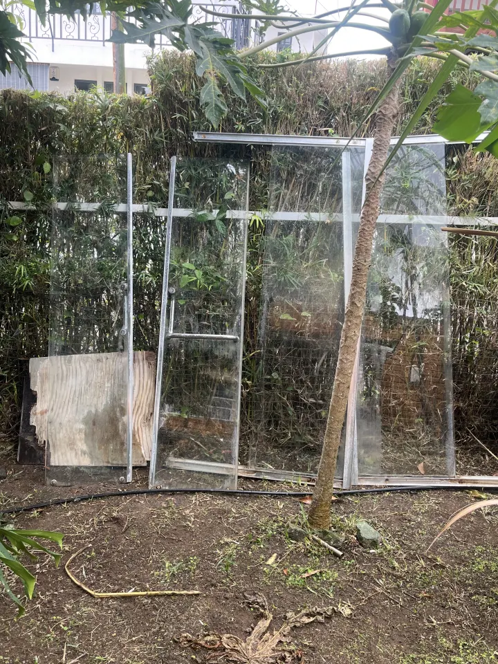 Glass Panels and Aluminum Frames