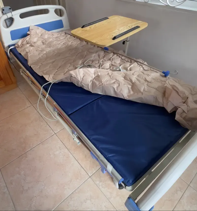Lili medikal elektrik nef avek so bann akseswar ek latab