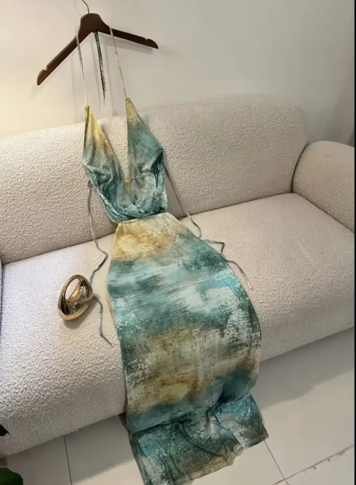 Long Rob Halter Neck avek Print Abstre