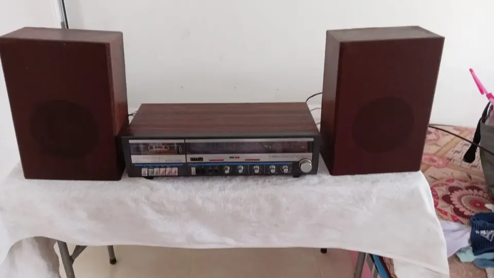 Vintage Hi-Fi System with Speakers