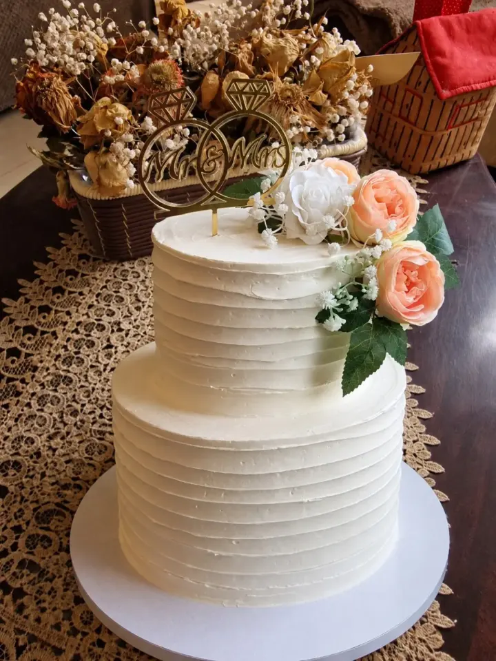 Elegant Two-Tier Wedding Cake