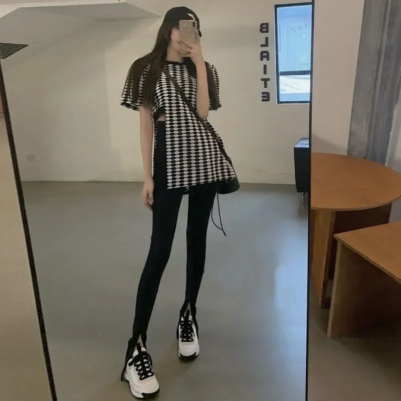 Haut à motifs noir et blanc élégant avec leggings