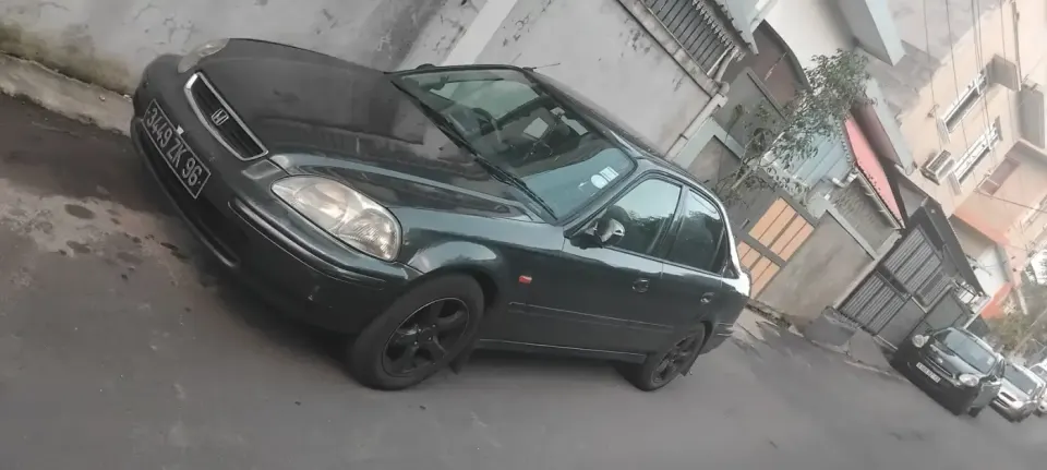 Honda Civic (Dark Gray)