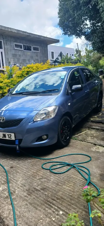 Toyota Yaris Sedan Blue