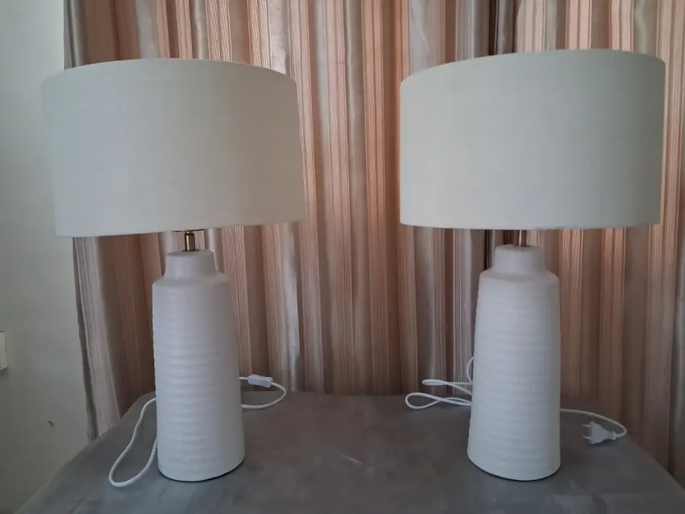 Paire de Lampes de Table Blanches Modernes de Sensoria