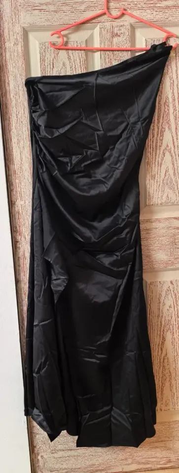 Elegant Black One-Shoulder Maxi Dress