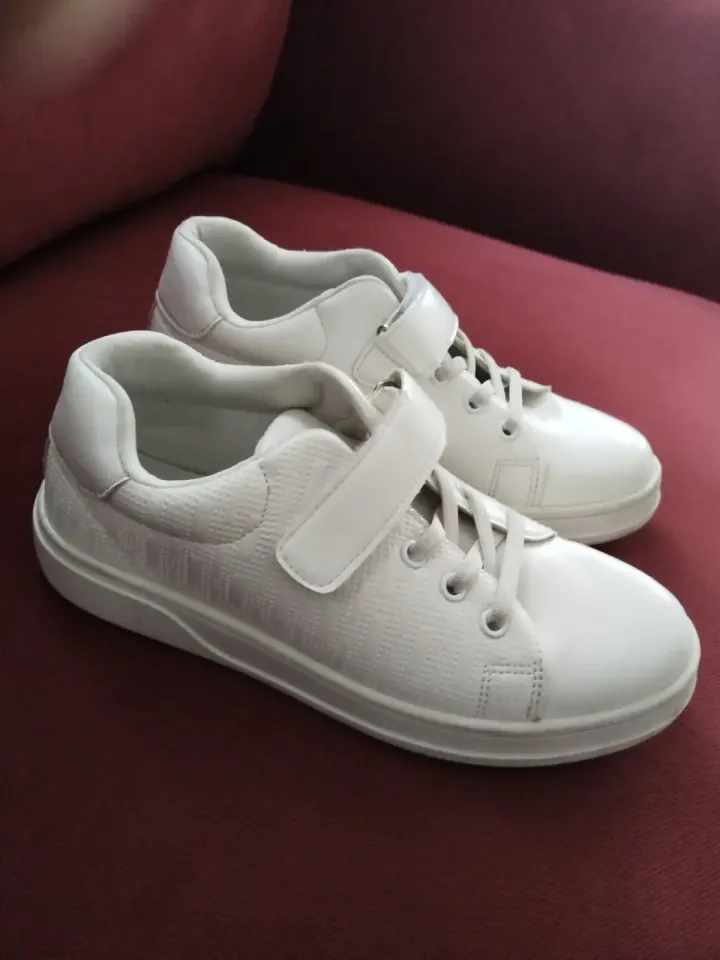 Soulie Blan Kasiel avek Strap Velcro