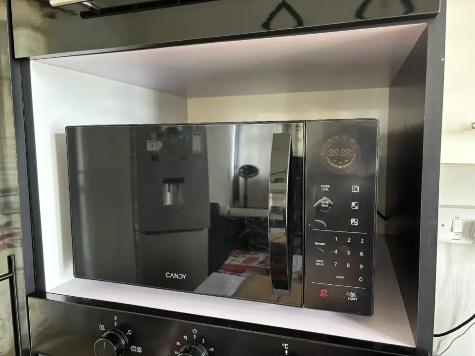 Candy Microwave Oven