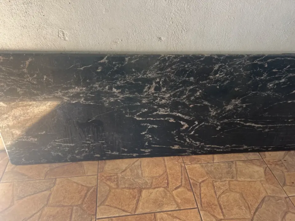 Dalle de comptoir en granit noir