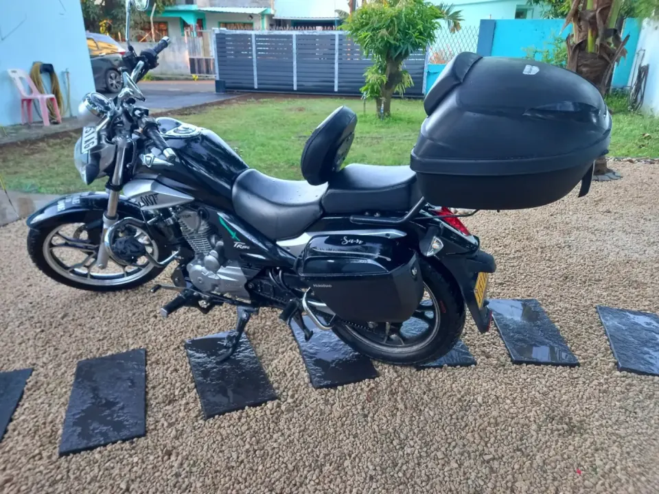 Moto Haojue TR150S - Comme Neuve