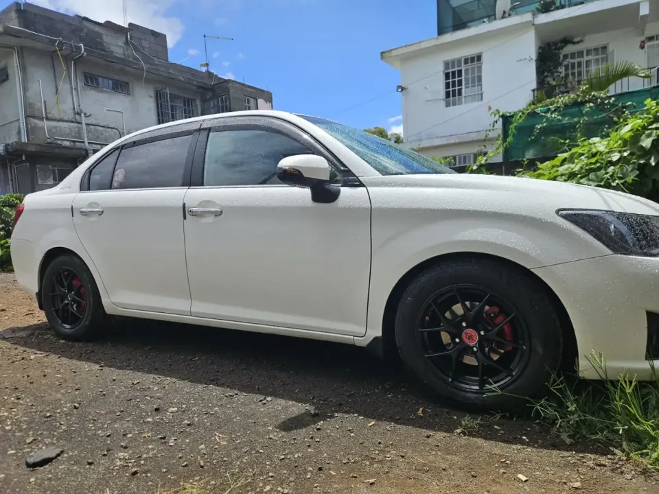 Toyota Corolla axio(Nze 161) Grade G , Manual transmission
