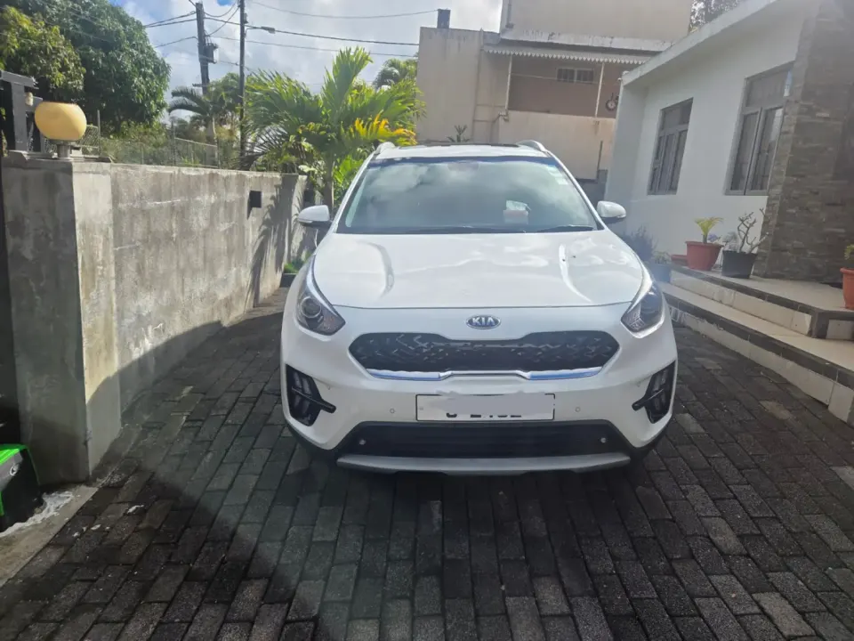 Kia Niro Hybrid Car 2019
