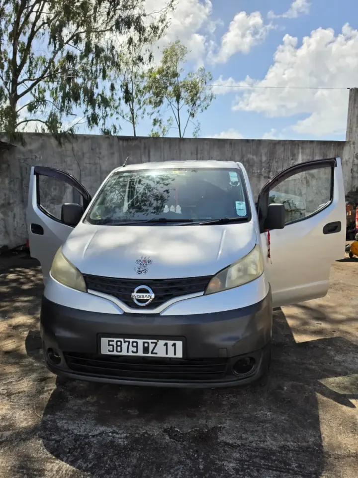 Nissan NV200 Van