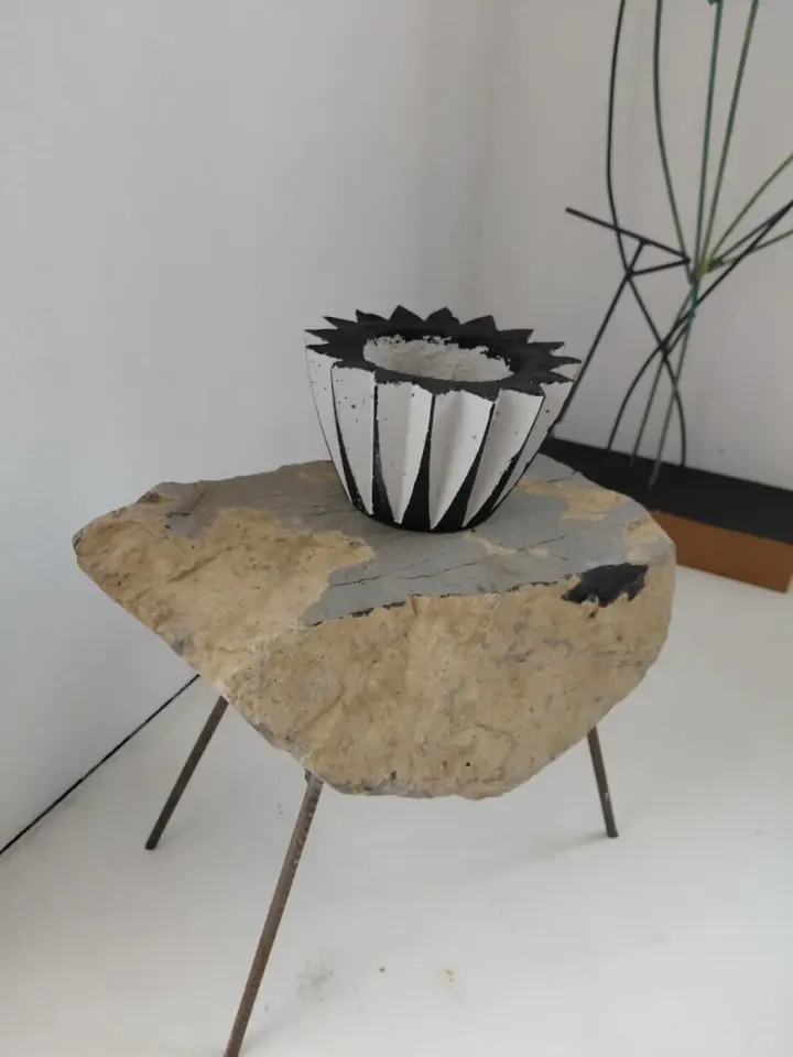 Pot de Fleur Décoratif en Béton