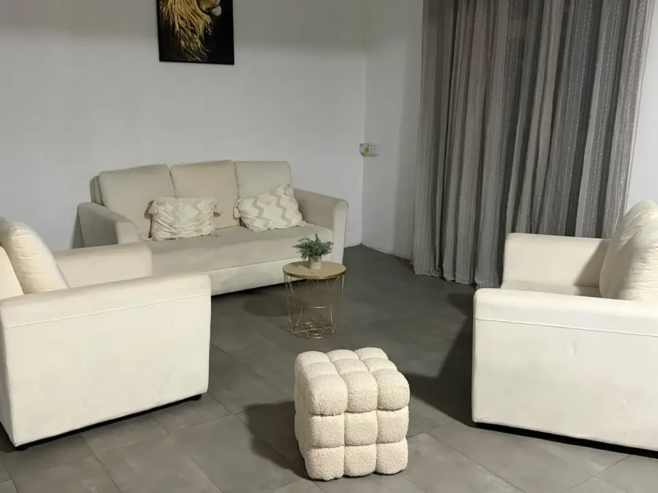 Set Divan Krem avek Fotey ek Otoman