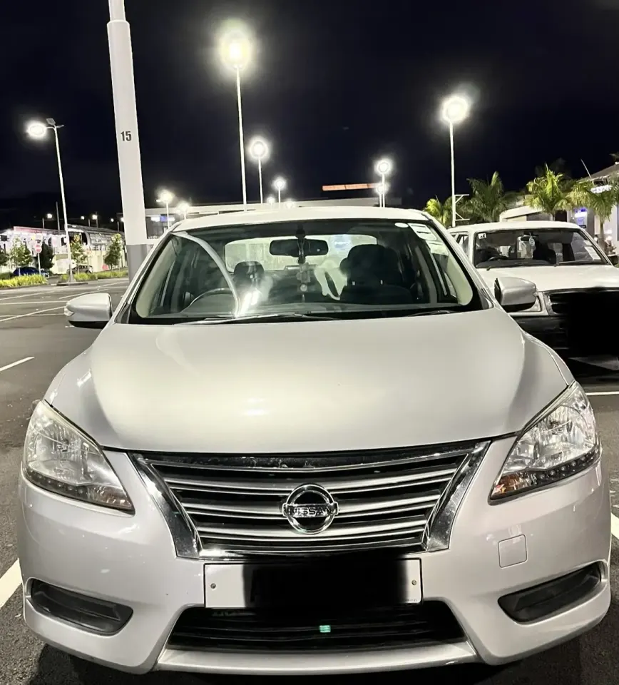Nissan Sentra Sedan (2016)