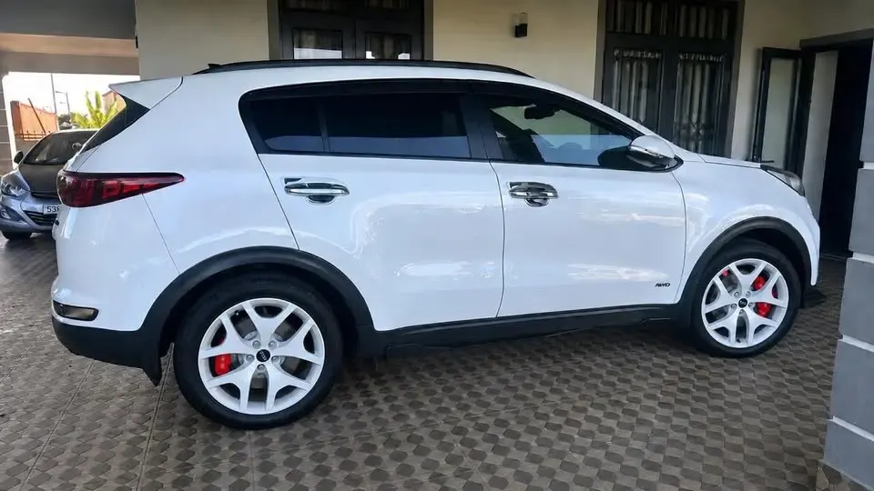 SUV Kia Sportage blanc
