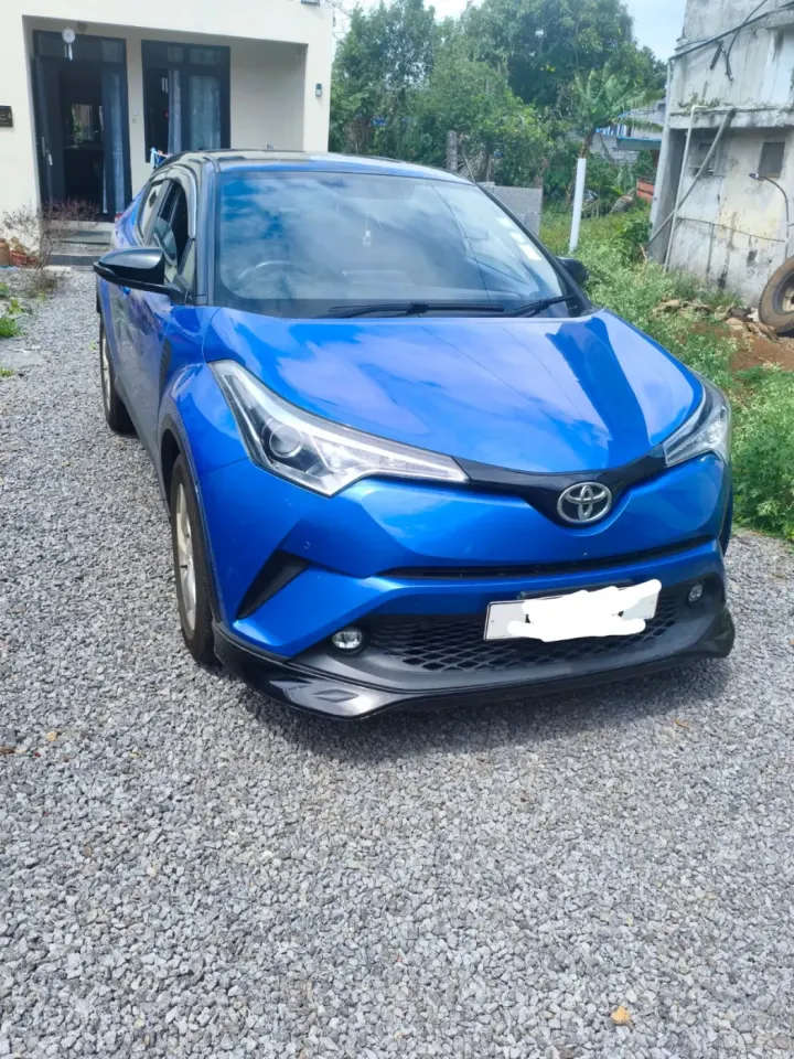 Toyota C-HR Bleue 1200cc Turbo JN18