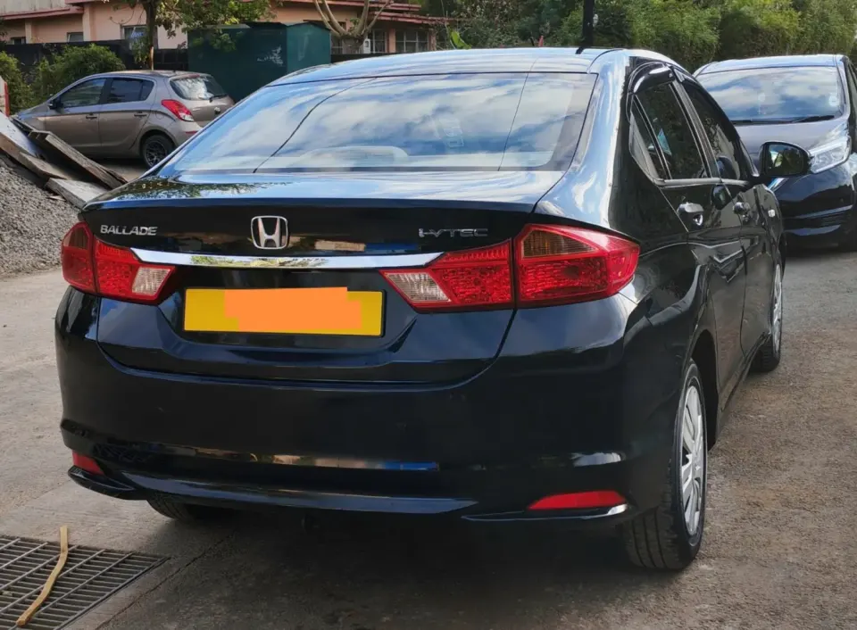 Honda Ballade i-VTEC 2015