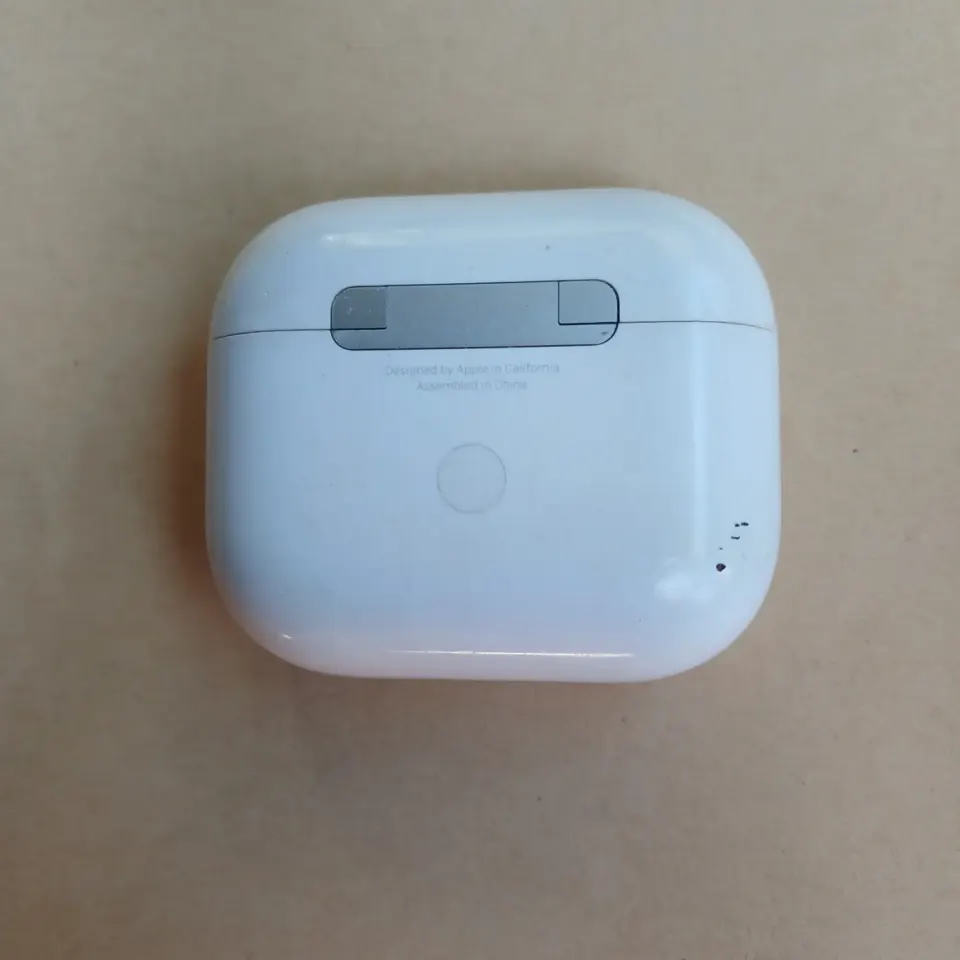 Apple AirPods Charging Case (3rd Gen)