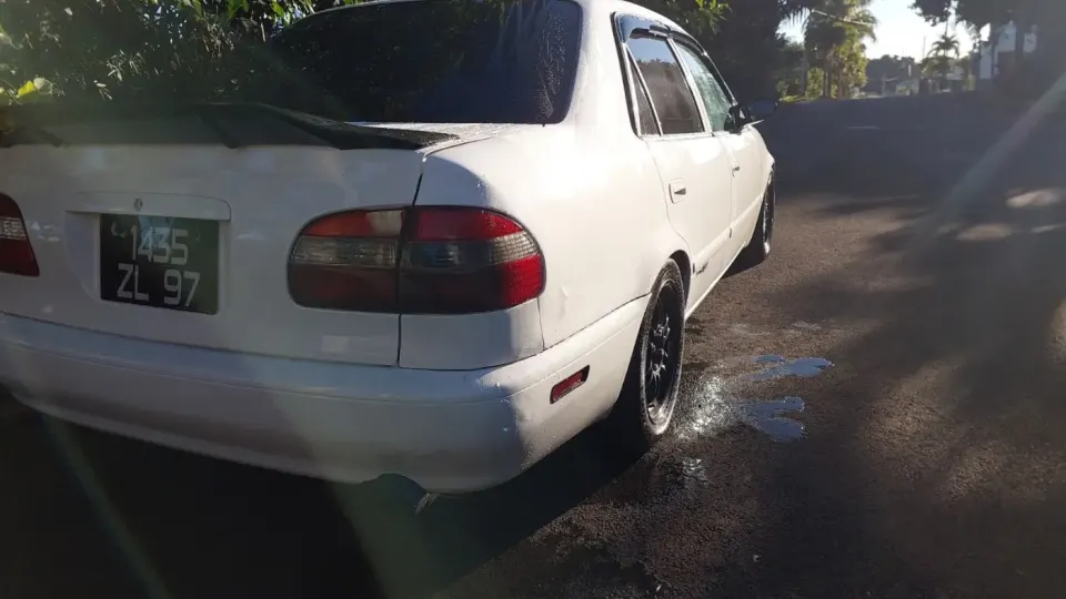 Toyota Corolla Sedan Blan