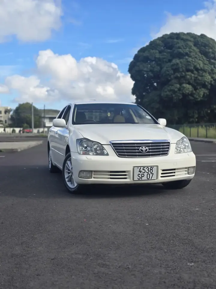 White Toyota Crown