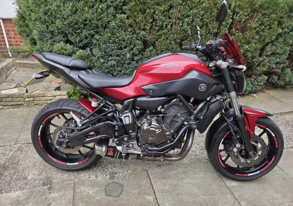Moto Yamaha MT-07