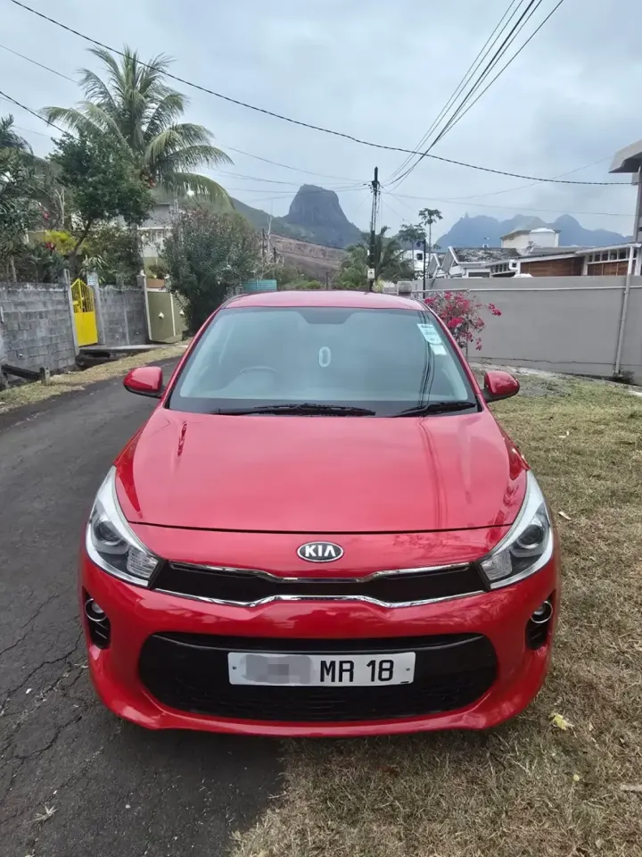 POU VANN 🔥 Kia Rio Hatchback Ex Pack 1400cc Automatic 2018 Tou korek 💯 Son lor 59835454 Pri negosiab