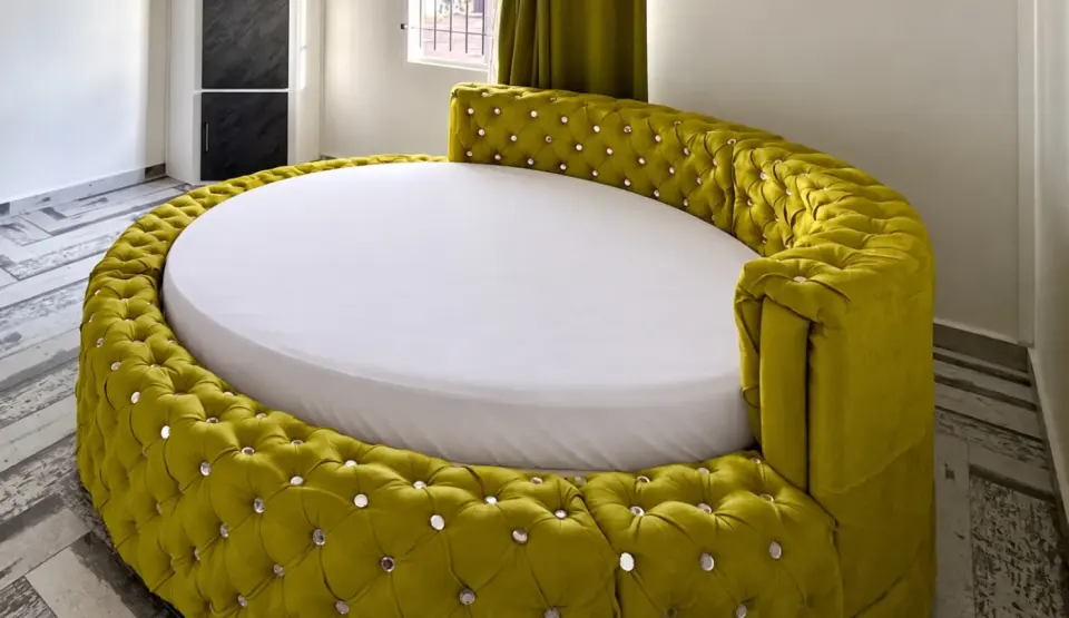 Unique Round Bed with Mattress