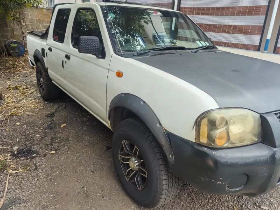 Nissan Double Cab Pickup