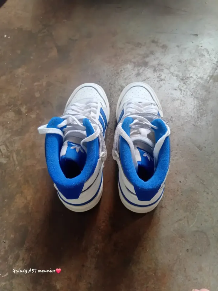 Baskets Adidas Forum Low Blanches et Bleues