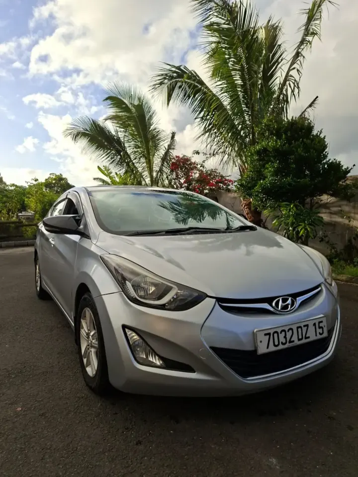 Hyundai Elantra berline arzan