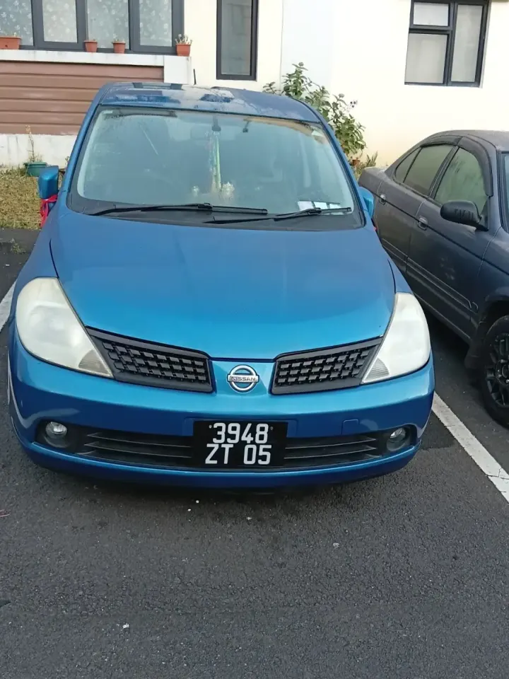 Nissan Tiida Hatchback