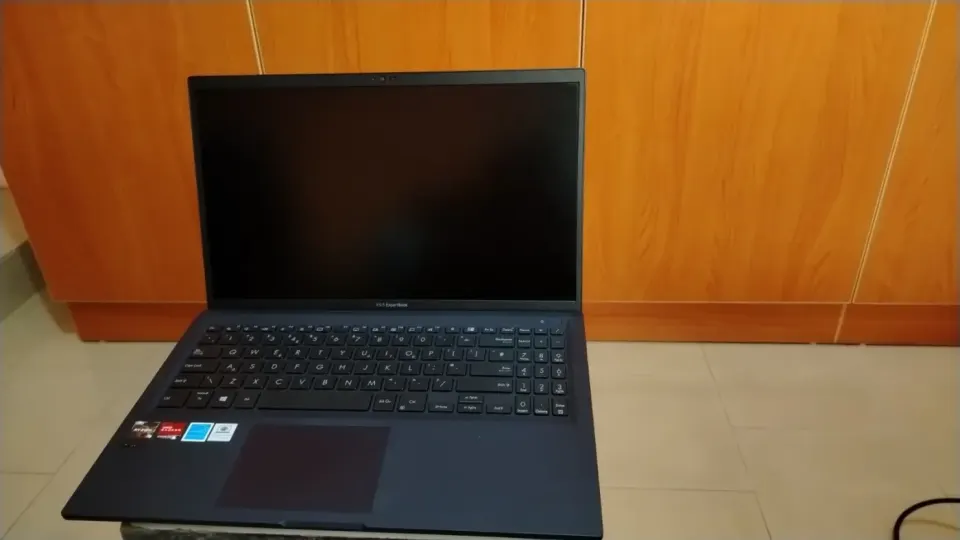 ASUS ExpertBook L1500 15.6" Laptop, Ryzen 3, 8 GB RAM