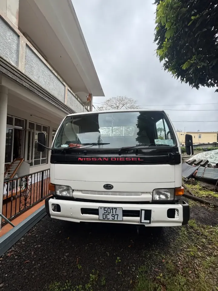 Kamion Nissan Diesel