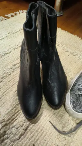 Ladies Boots
