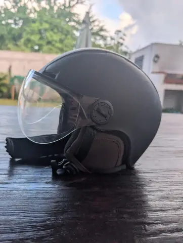 Casque de moto neuf taille M