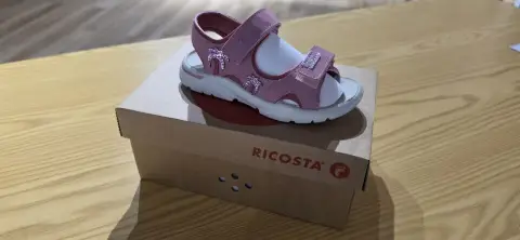 Girls shoe new