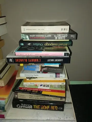 Lot of 100 books for sale near pointe aux canonniers