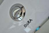 Toilette blanche de la marque DURA / White Toilet DURA