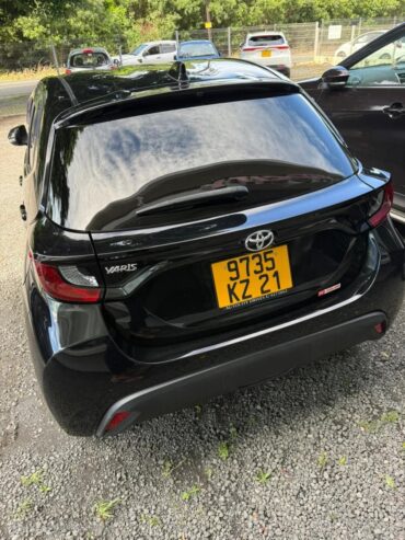 Toyota Yaris 2021 (practically new)