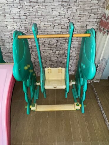 Children’s slide in good condition