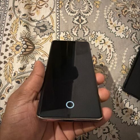 Iqoo powered by vivo. Z9spro 5G  12 + 12 GB Ram 256GB Rom