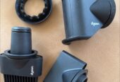 Dyson hairdryer with 5 accessories