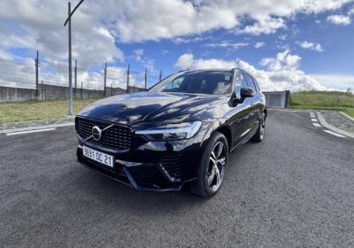 Volvo XC60 Black Hybrid SUV