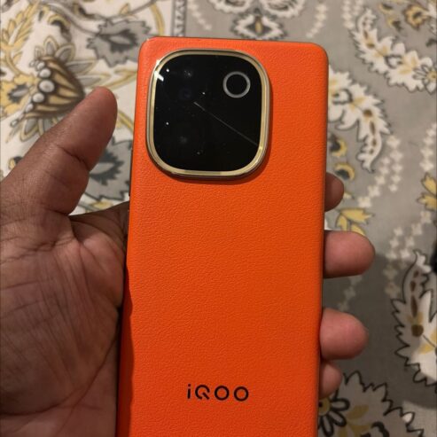 Iqoo powered by vivo. Z9spro 5G  12 + 12 GB Ram 256GB Rom
